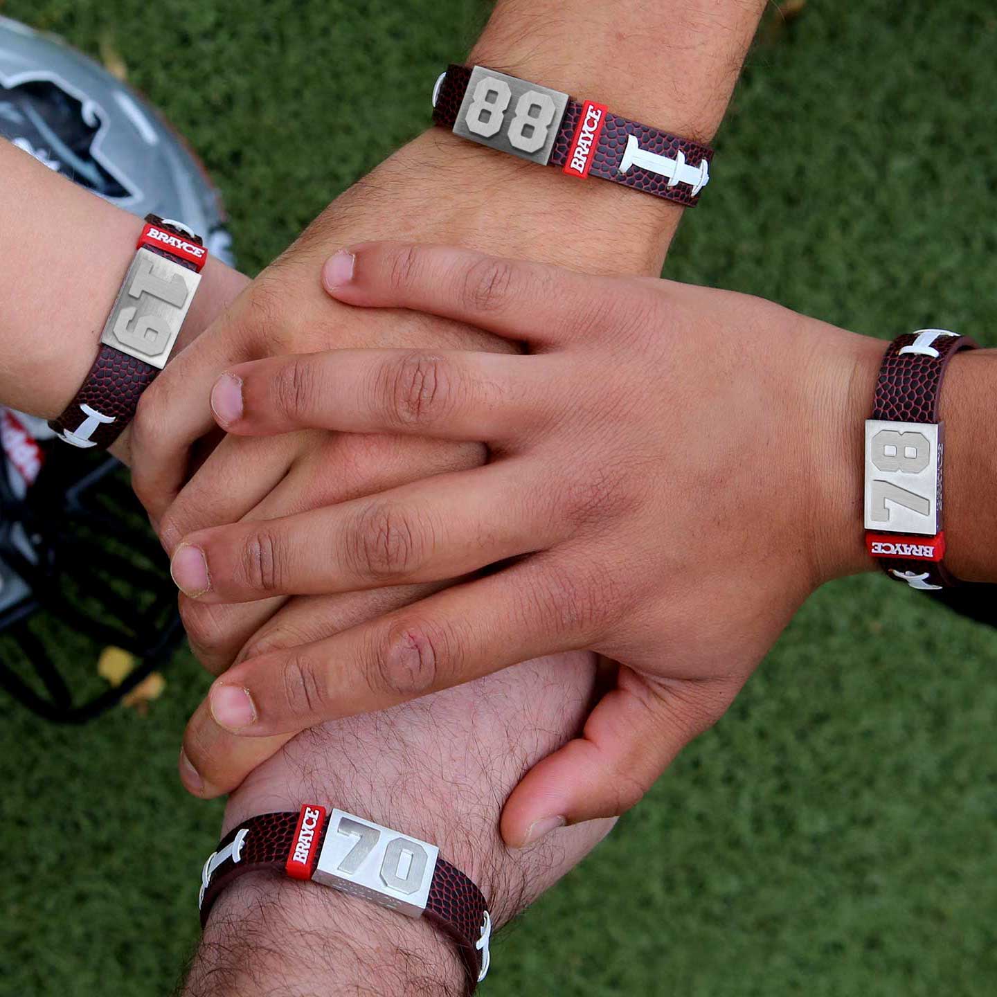 American Football Armband mit vier Trikotnummern für eine Mannschaft 